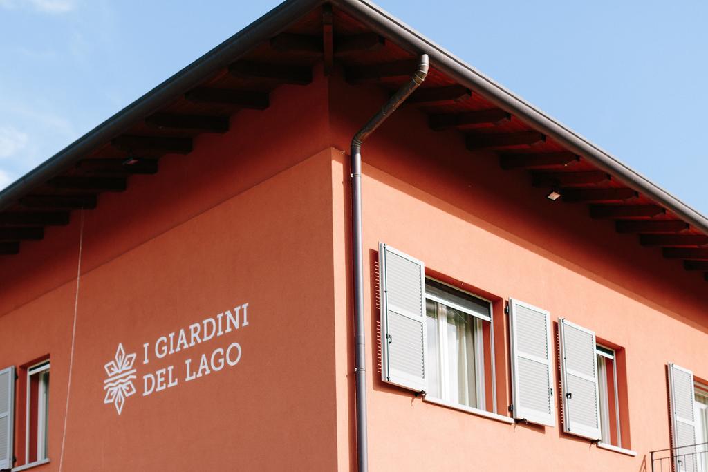 Agriturismo Familiare I Giardini Del Lago Варезе Екстериор снимка